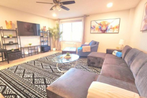 Spacious Downtown Condo Sleeps 4